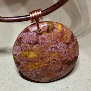 ❤️❤️ 16” Agate Leather Choker Necklace